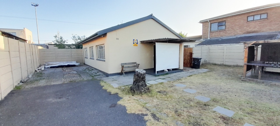  Bedroom Property for Sale in Cravenby Western Cape